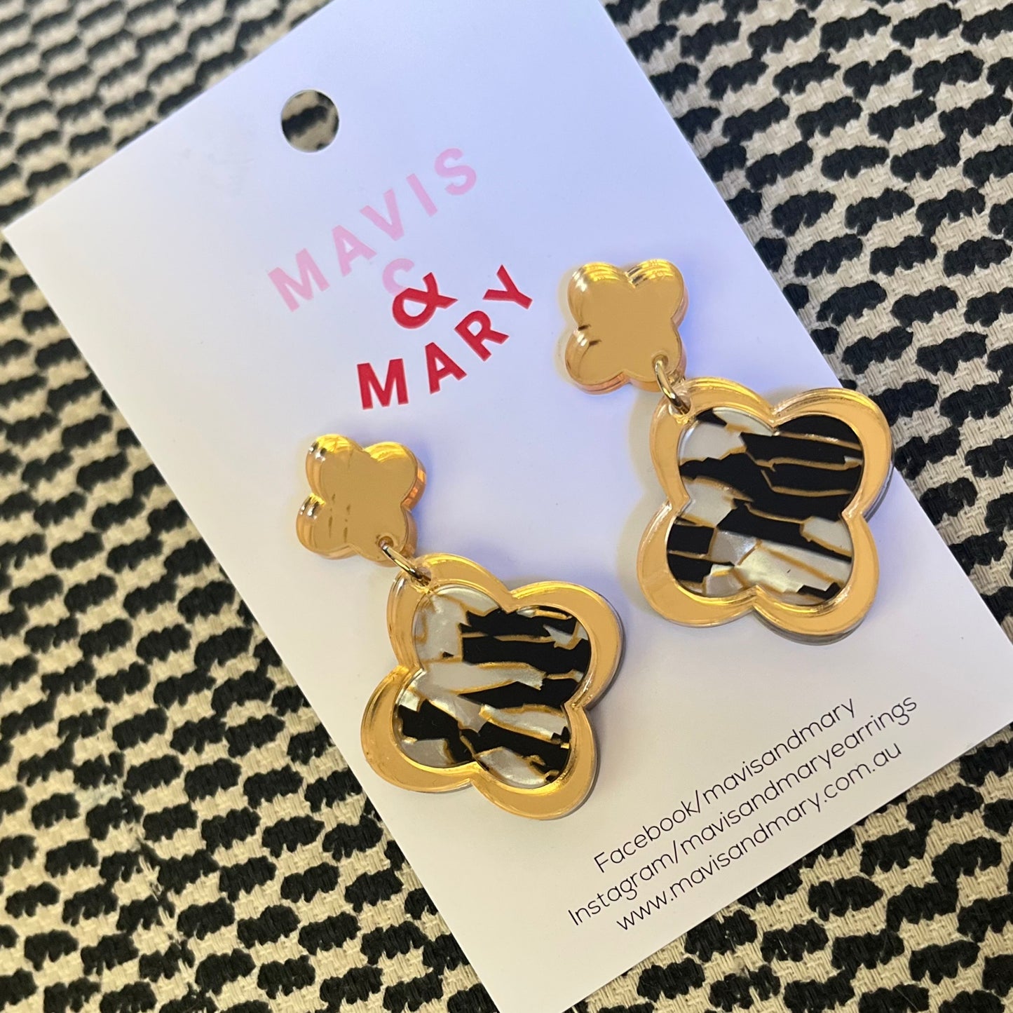 Four leaf clover - Black/Gold crackle