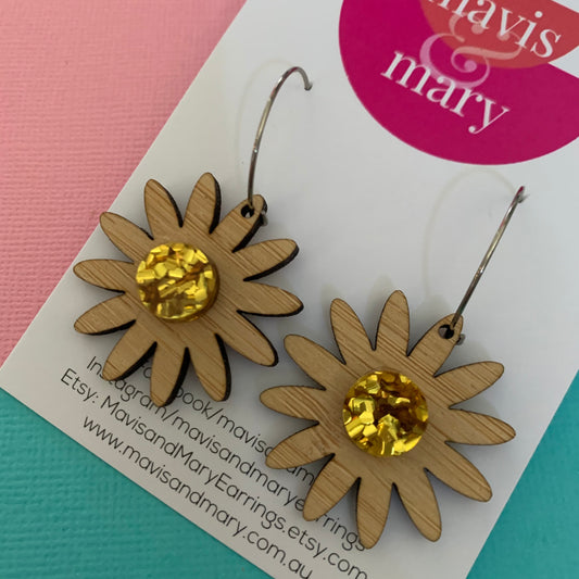 Daisy hoops - bamboo and gold